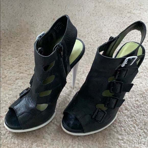 ALDO “WIOLETTA” heels with white heel! So unique - Picture 2 of 4